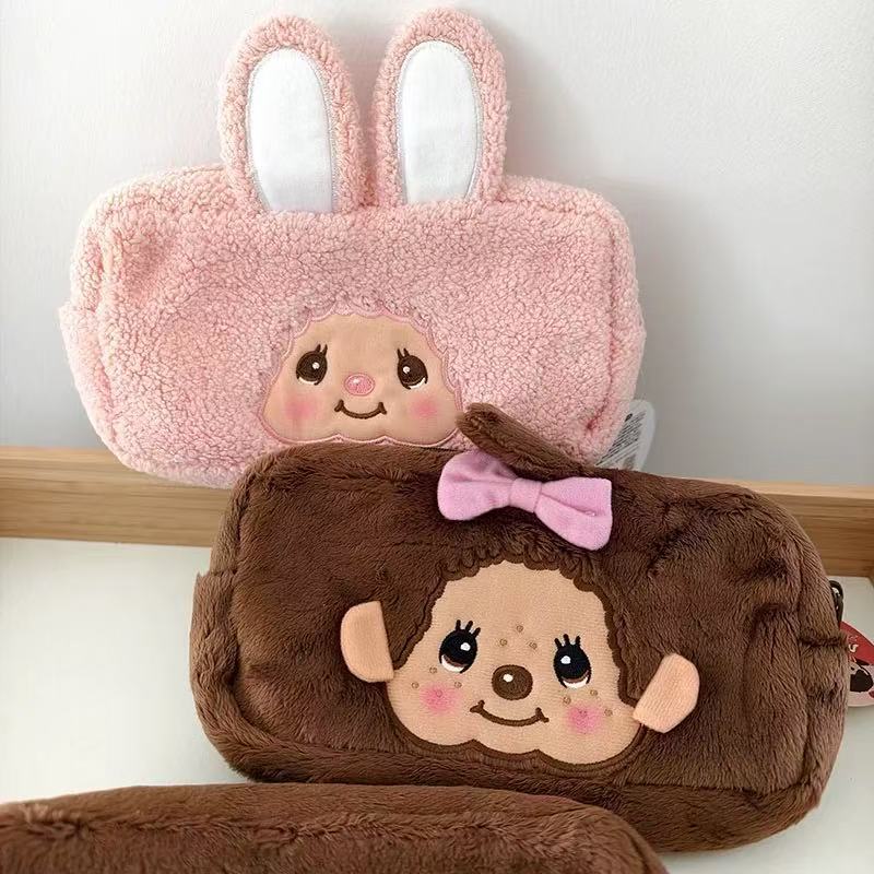 حقيبة مكياج مطرزة بتصميم أنمي  - مراجعة Makeup Organizer وسعره