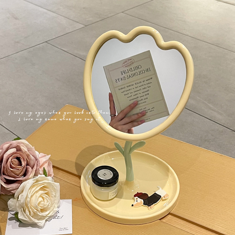 مرآة مكياج متطورة بتصميم زهرة  - مراجعة Beauty Makeup Table وسعره