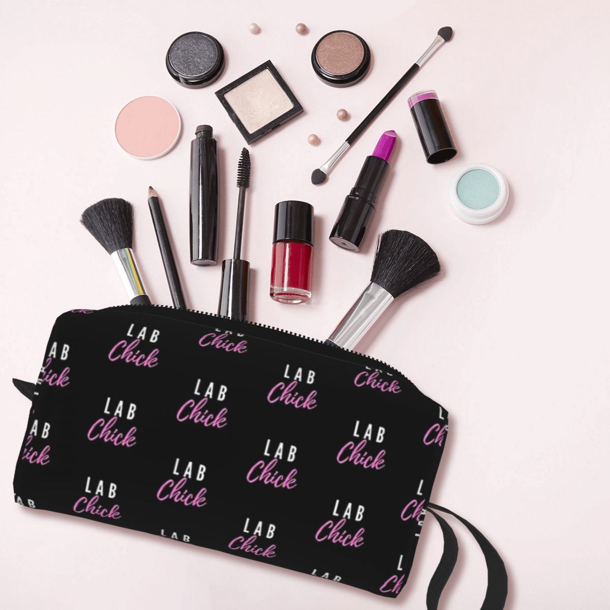 حقيبة مكياج مضحكة من Lab Chick - مراجعة Beauty Lab Makeup وسعره