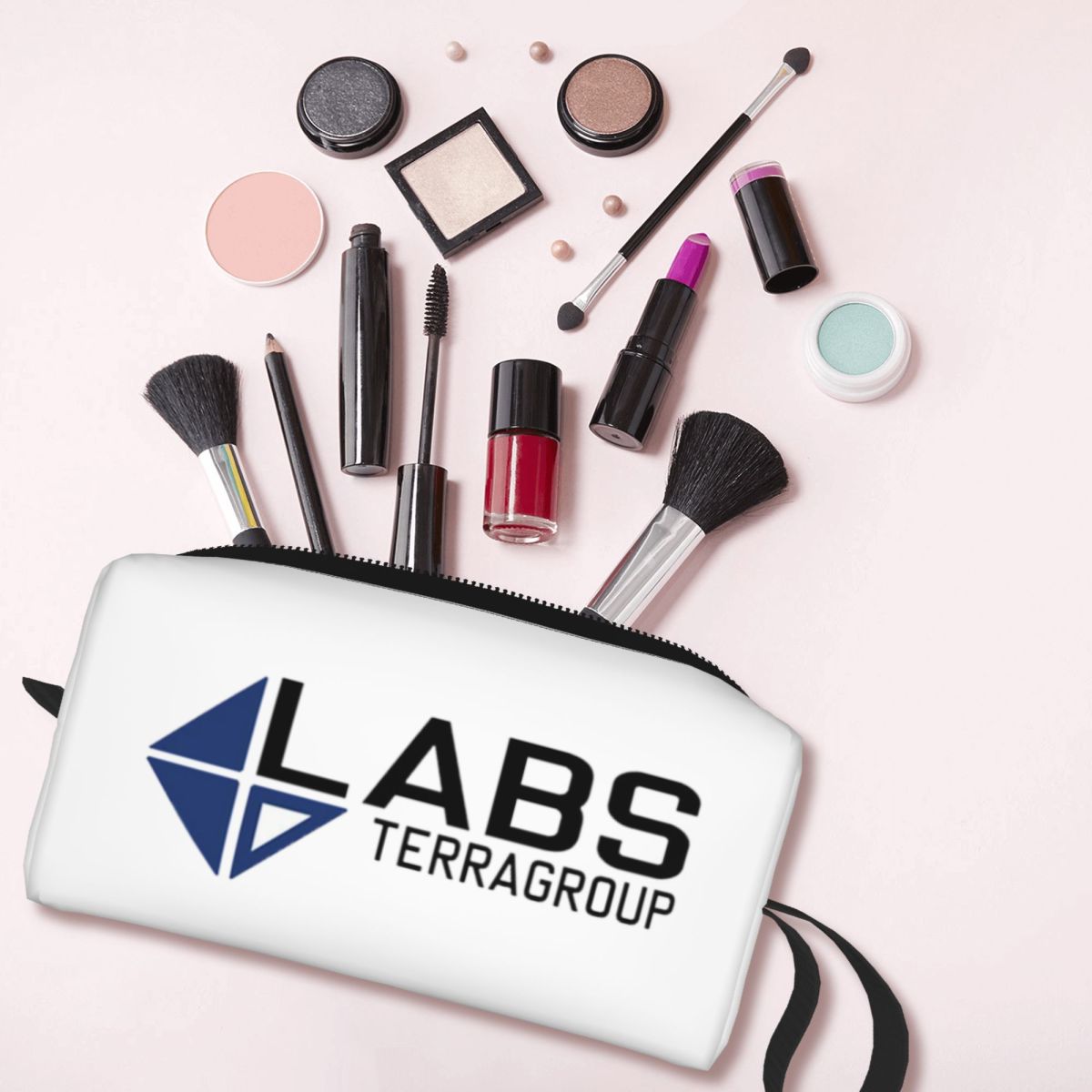 حقيبة مكياج من إسكيب فروم تارك - مراجعة Beauty Lab Makeup وسعره